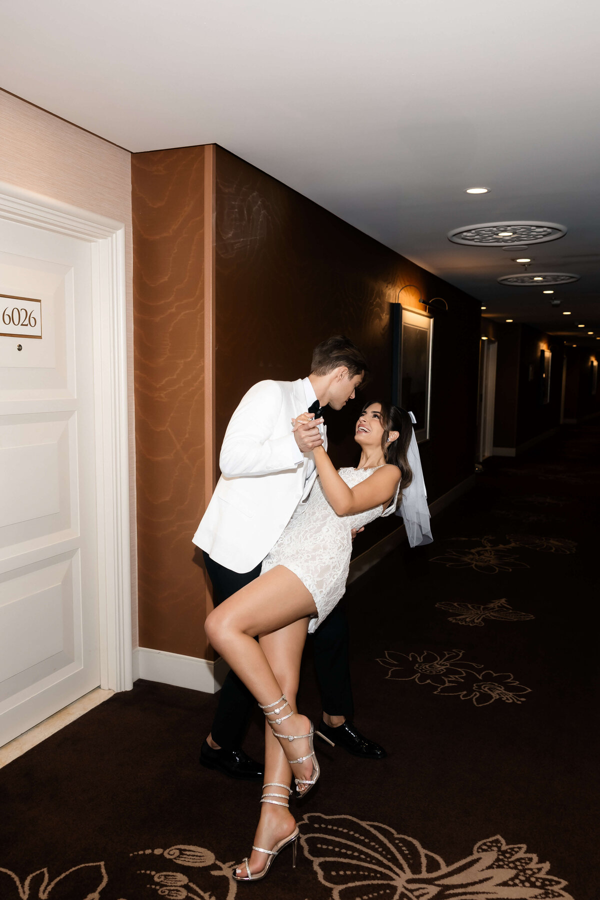 55_riskyexposure_las-vegas-elopement-photography