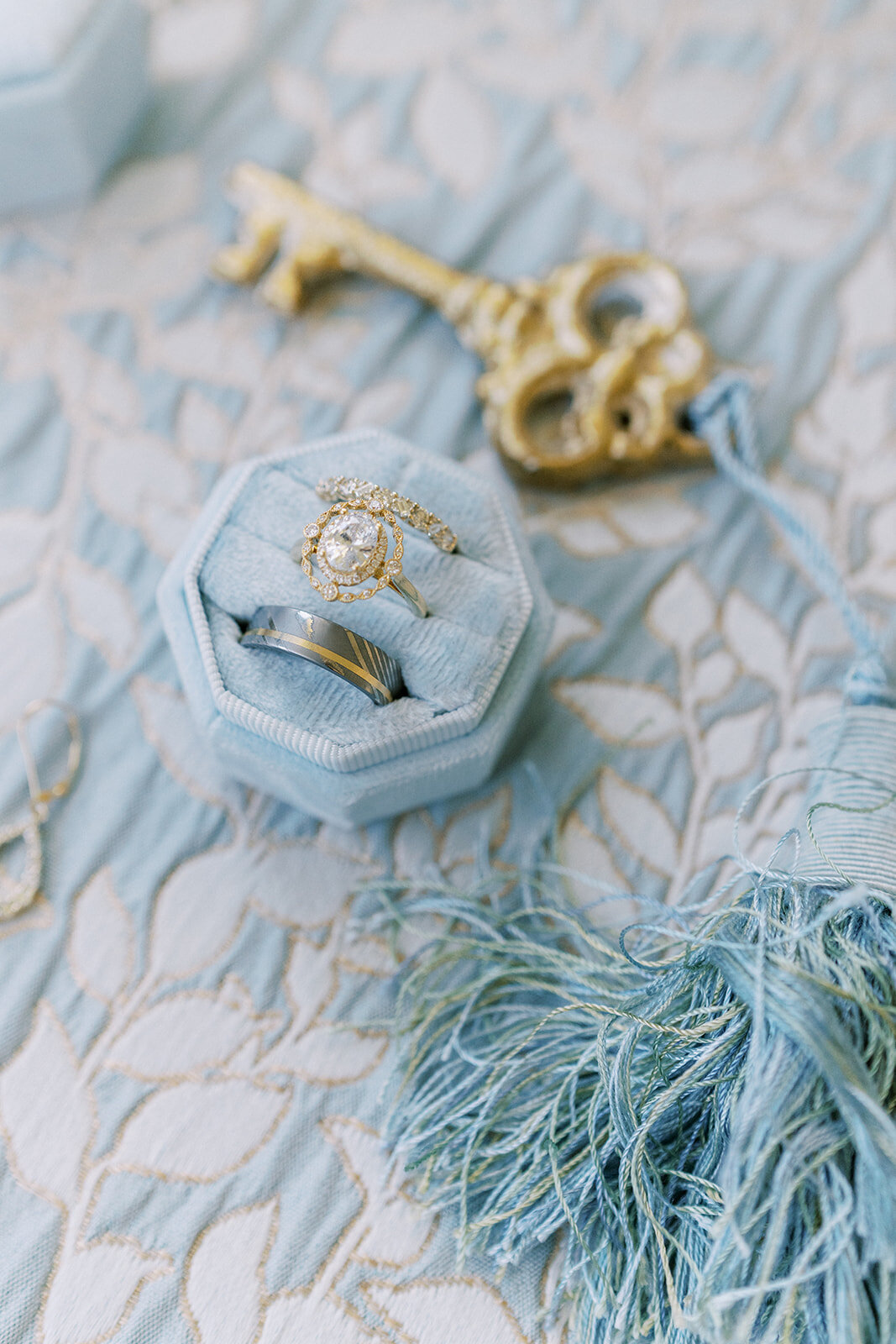 Chateau-robles-wedding-wedding-photos-fine-art-photographer-004_websize