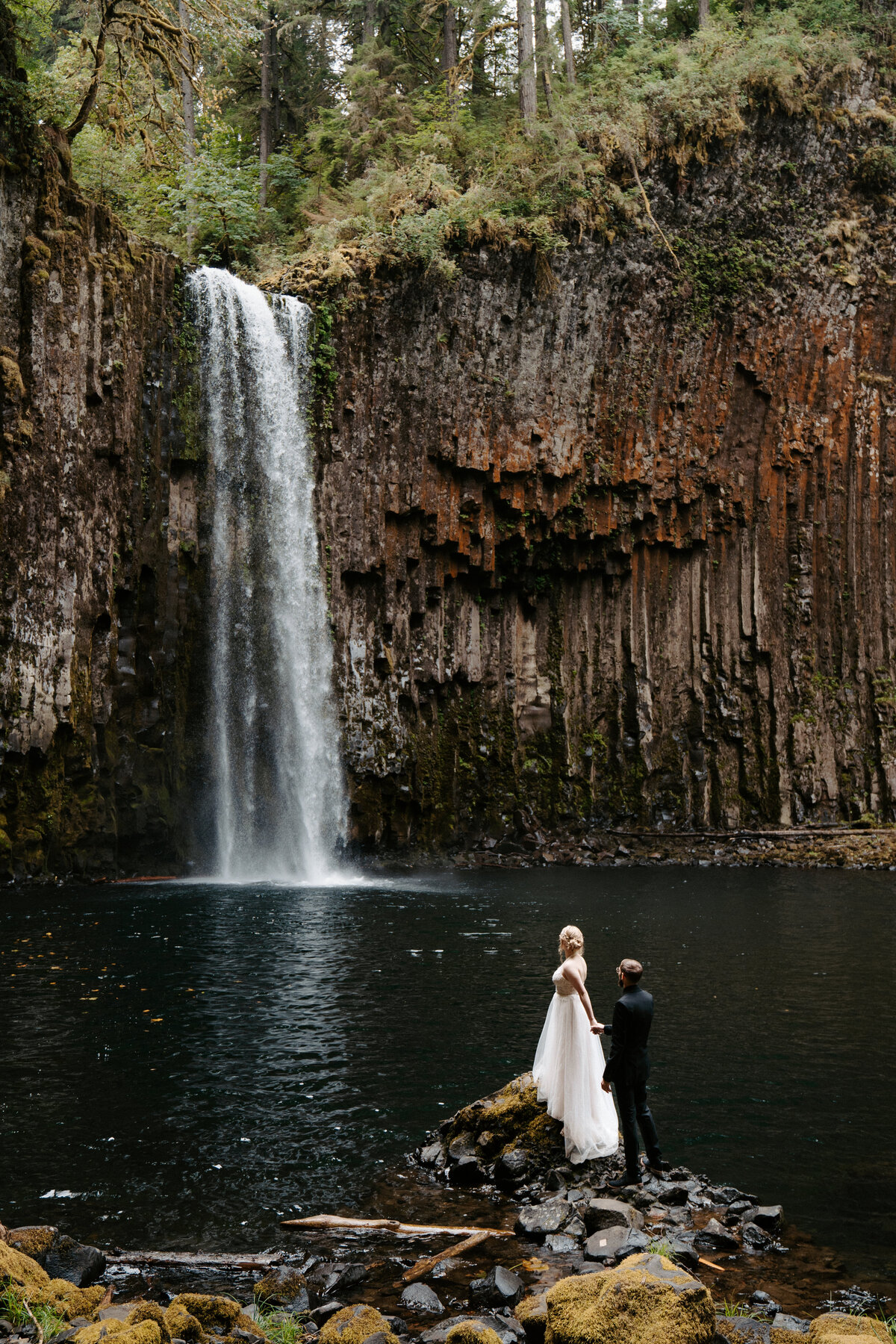 Stacie&Charles-Abiqua-Falls-Oregon-Elopement-VenturetoElope-227