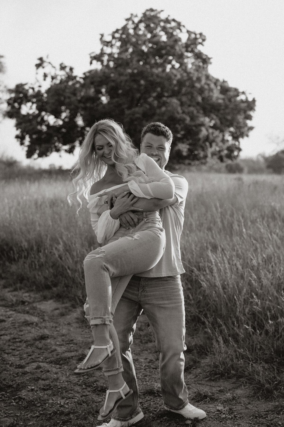 Belle-Isle-Detroit-Michigan-engagement-photos-devon-drew-molly-grunewald-photography-130