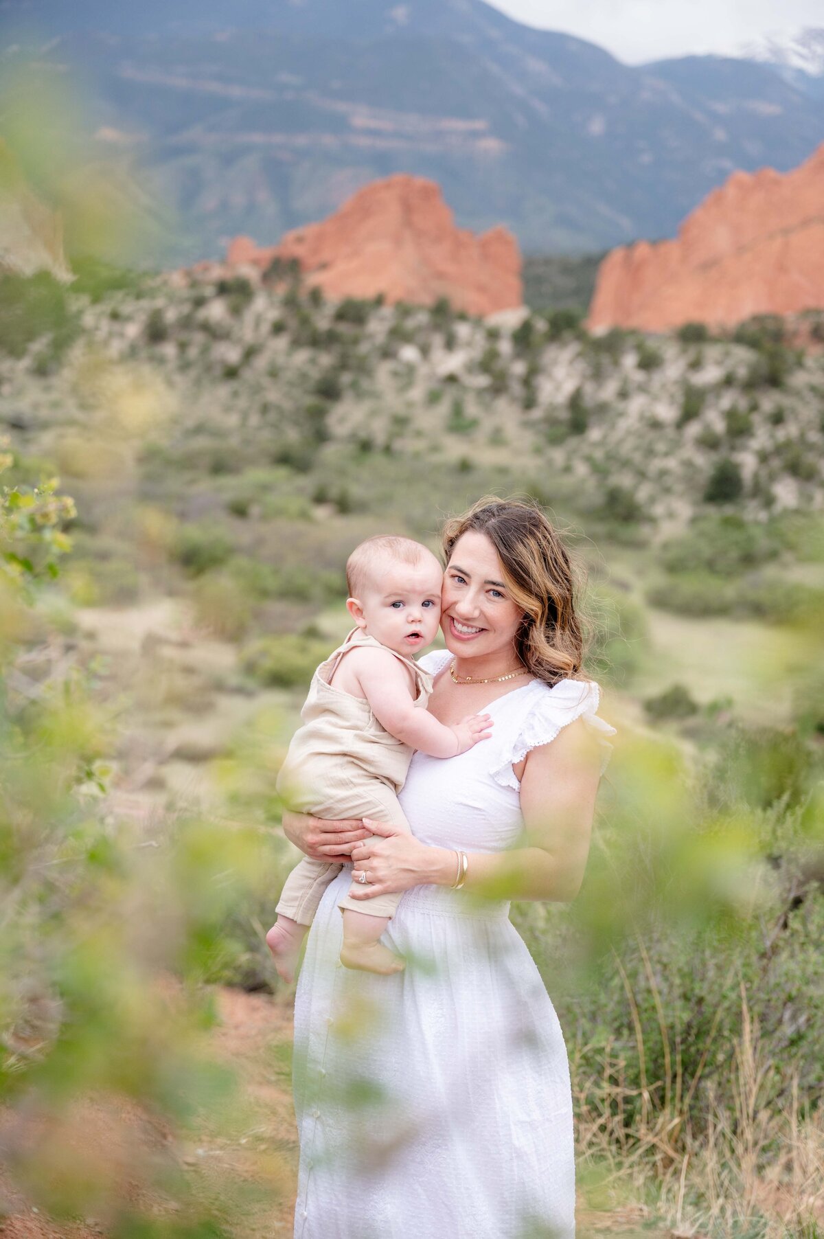 CO-Colorado-Springs-Spring-Mini-Session-Garden-of-the-gods-Magnolia-and-Grace-Photography-Co-HaleyM# (1)-29