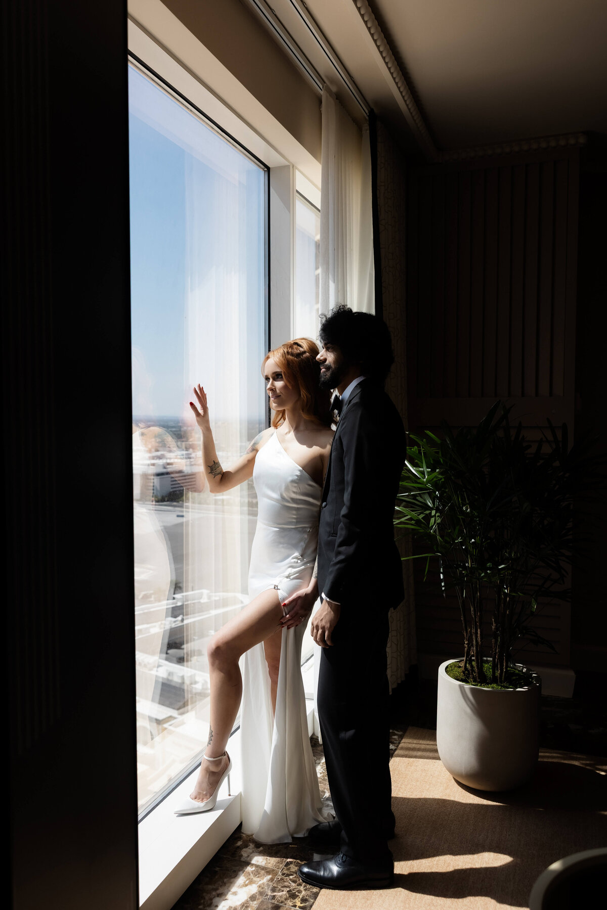 3riskyexposure_hayley-vikram_las-vegas-elopement-photography