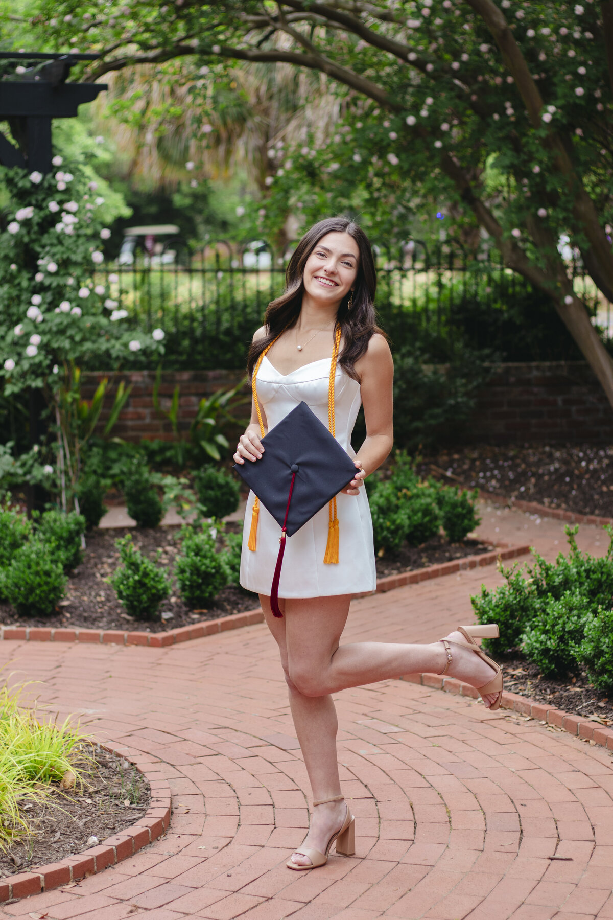 2025_EDEN_M_GRAD_40