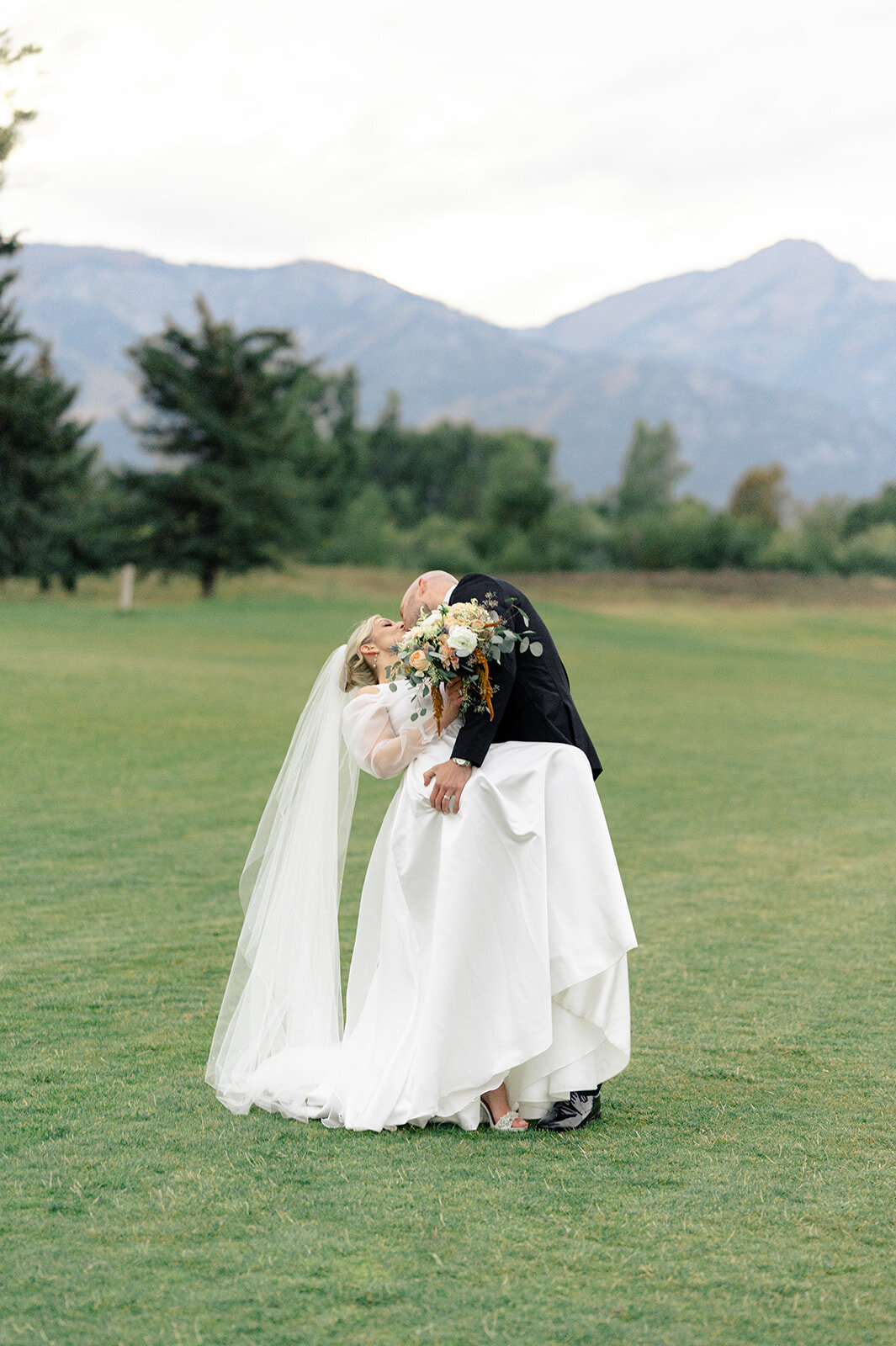 Jackson-Hole-Golf-And-Tennis-Wedding-Fall- JK-Foxtails-Photography-172