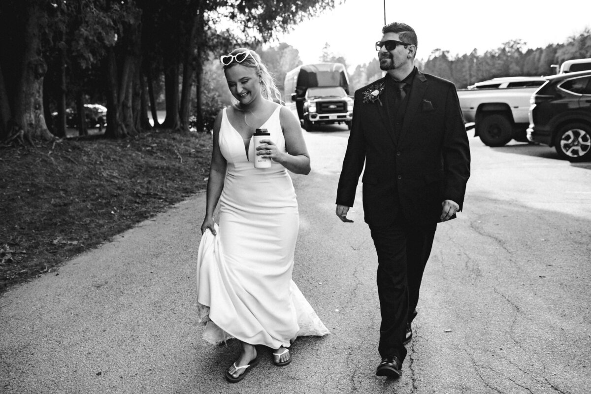 manitowoc-backyard-wedding-nikki-n-photography-375
