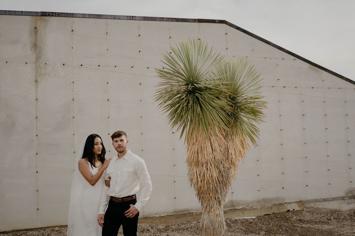 Josh+ElianaGettingReady-271