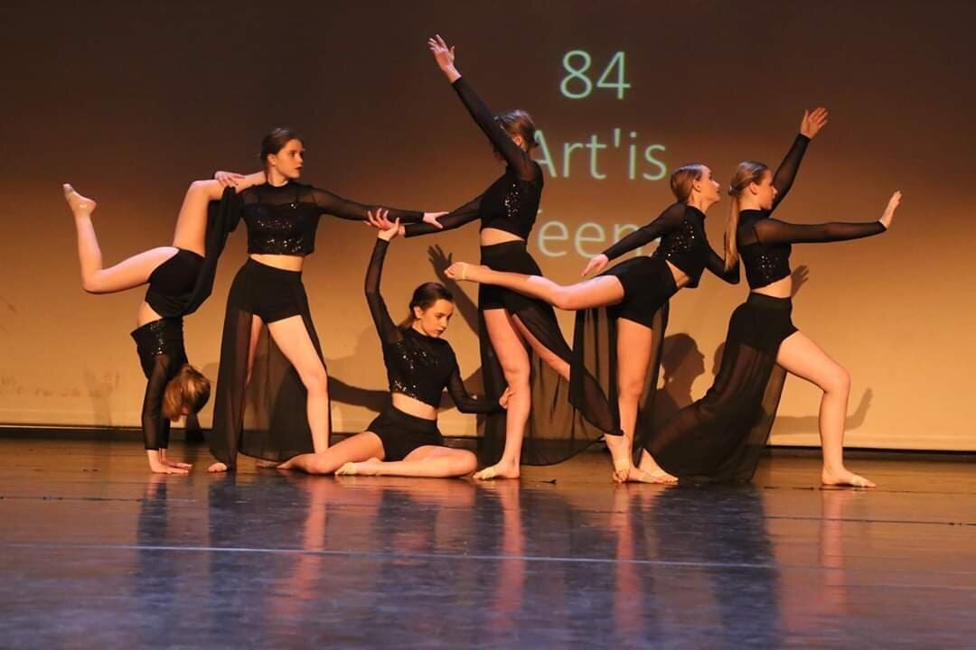 57101685_358854978063379_7644222259875282944_n
