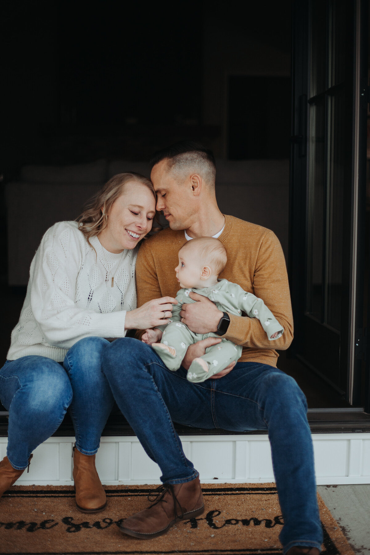 schultz-family-3-month-38