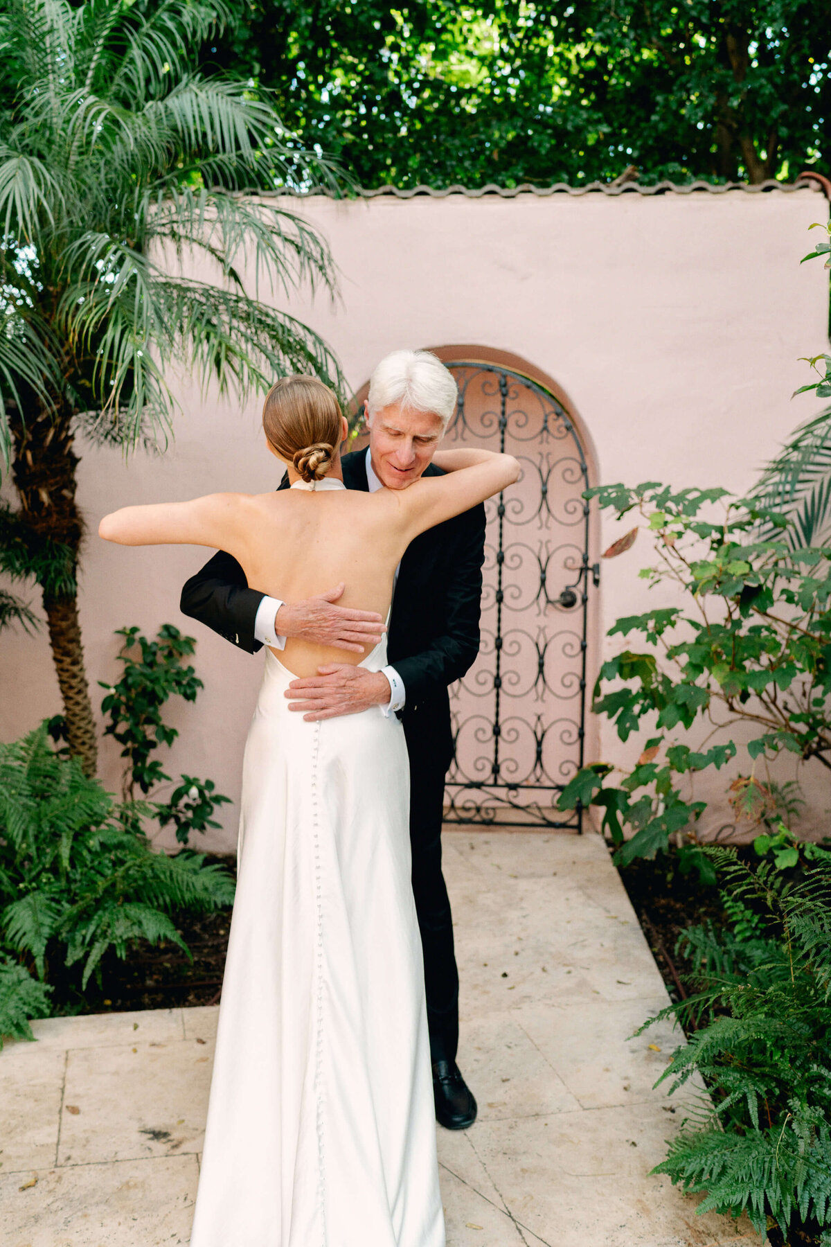 Intimate-Hotel-Bel-Air-Classic-Wedding-Photographer-0555