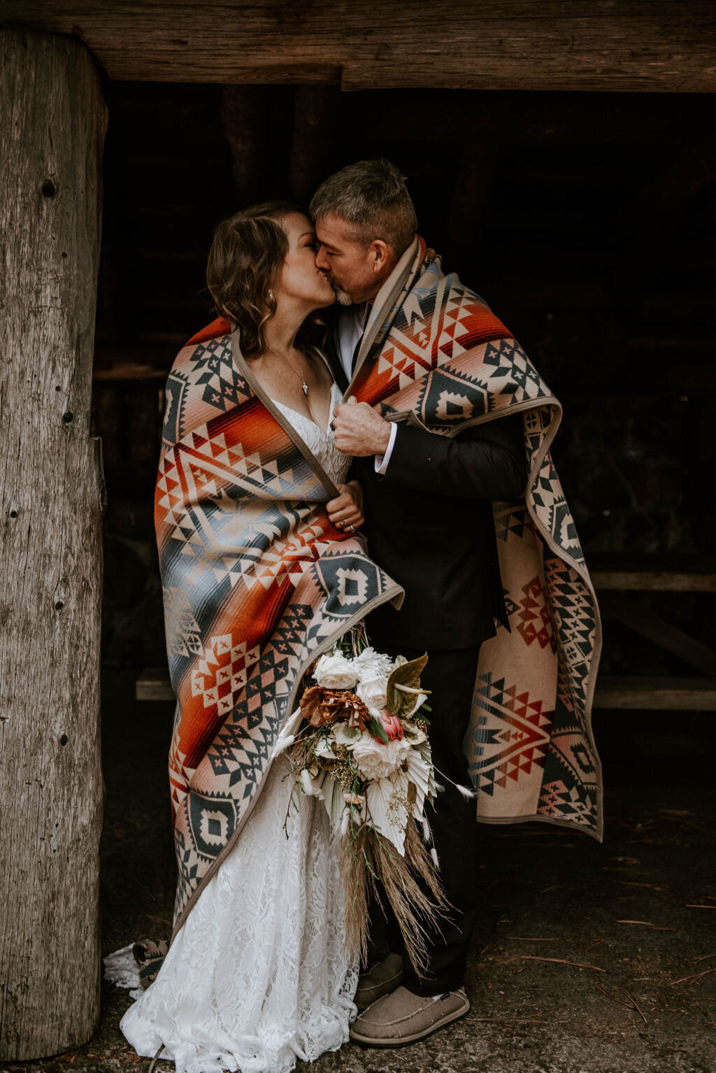 suttle-lake-sisters-oregon-lodge-woods-vow-renewal-photographer-wedding-elopement-2911