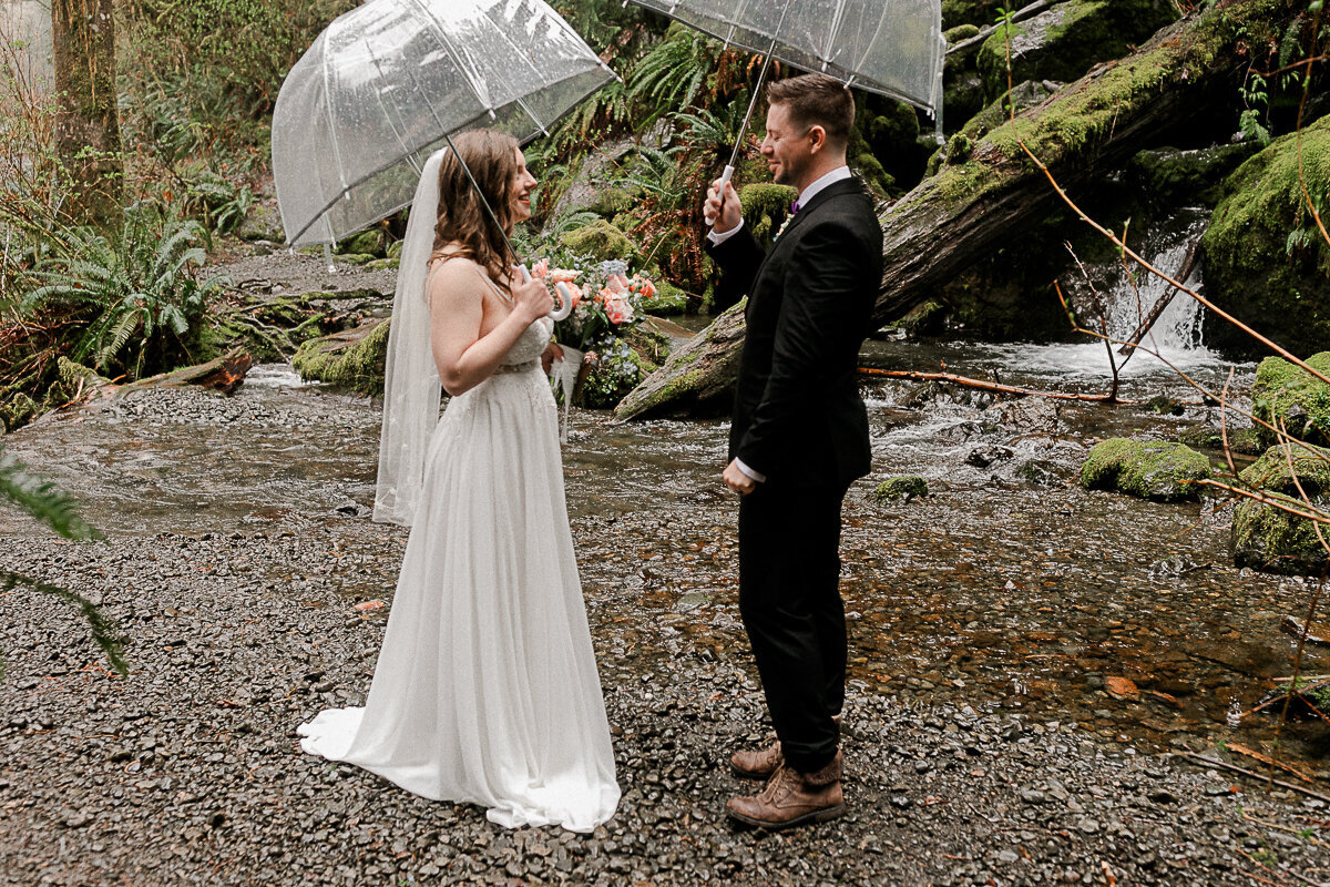 washingtonelopementphotographer-fernacreswedding-forkswashingtonwedding-pnwelopement-6