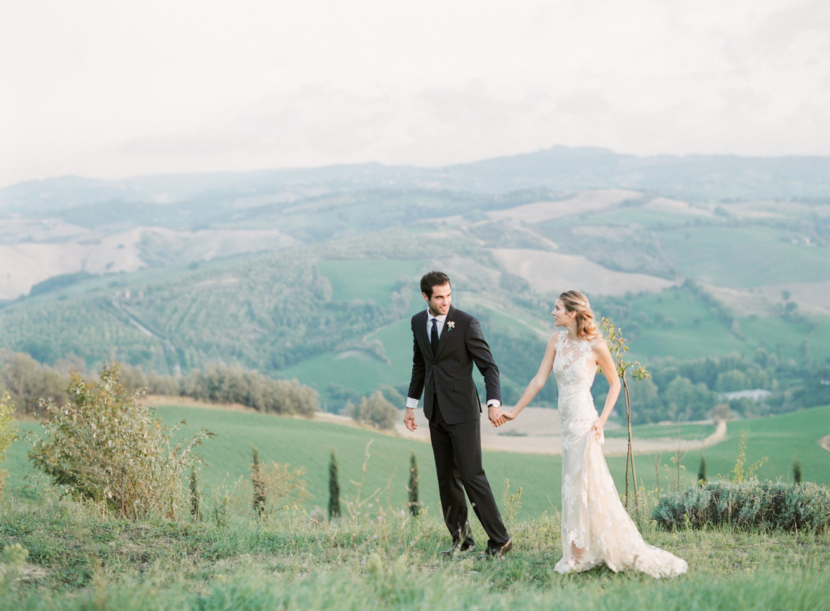 RominaSchischkePhotography-IntimateElopementUrbinoImage00161