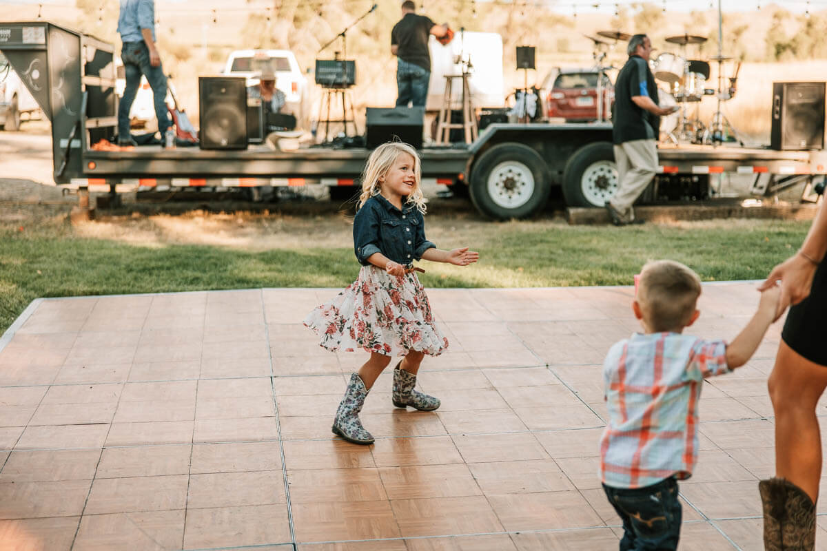 wyoming-wedding-venue-elk-hollow-lodge-saratoga-anderson_10