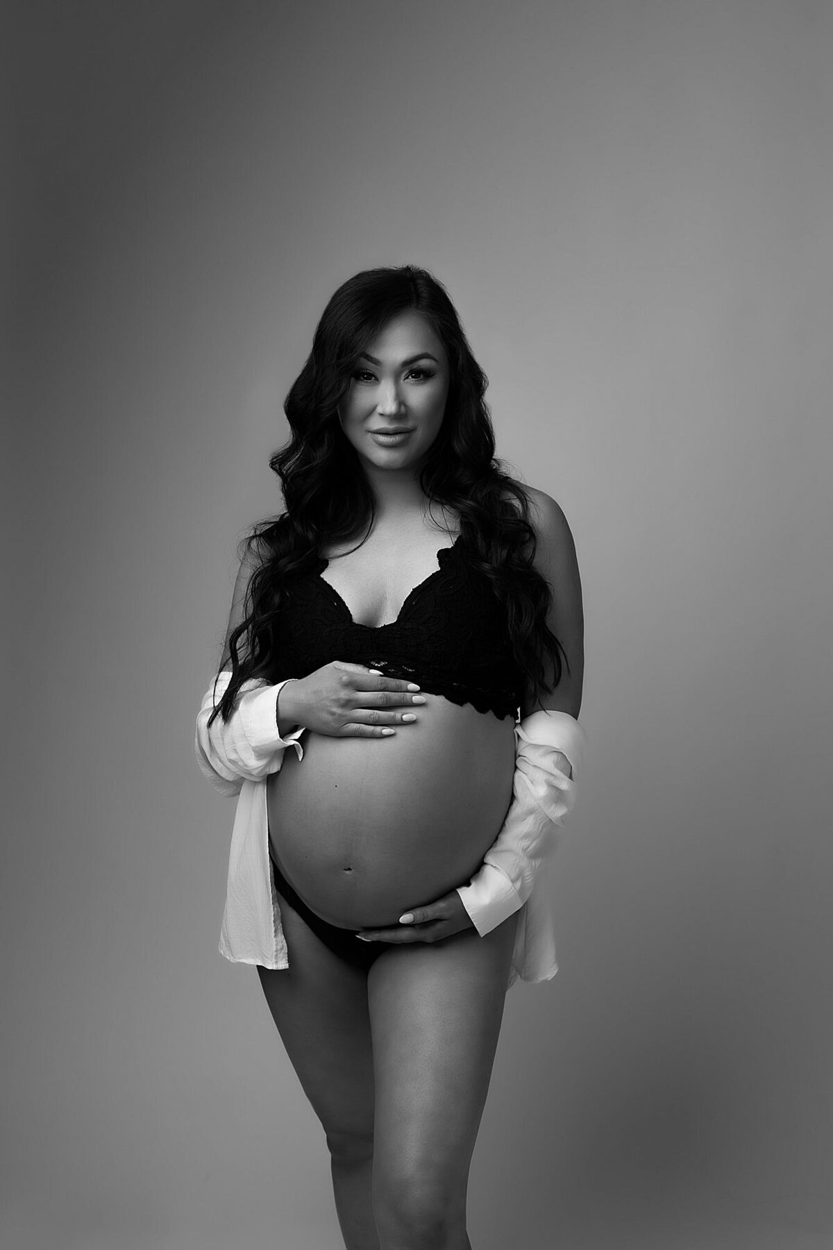black and whtie photo in studio maternity