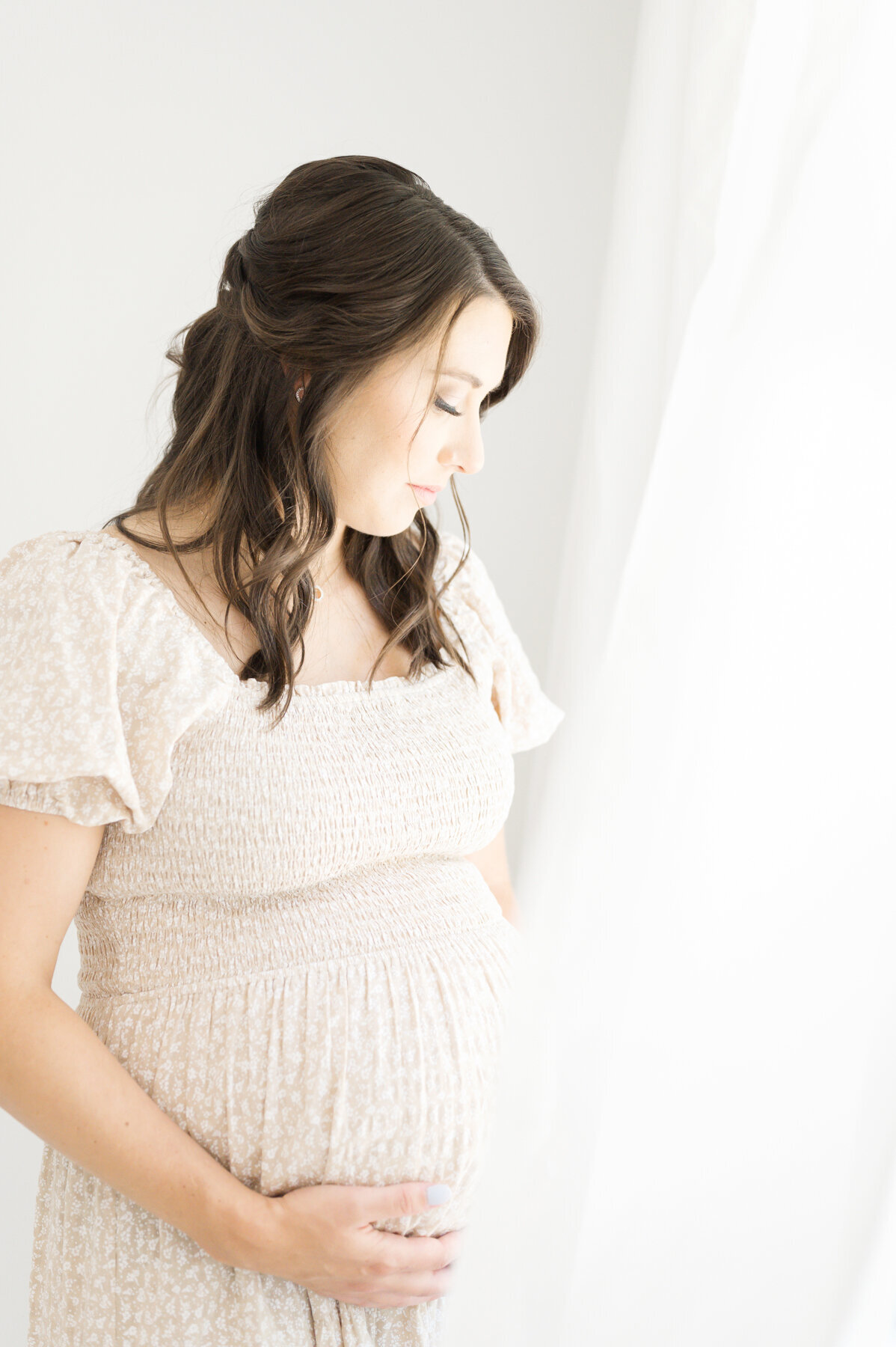 Delicate-Maternity-Studio-Session-1