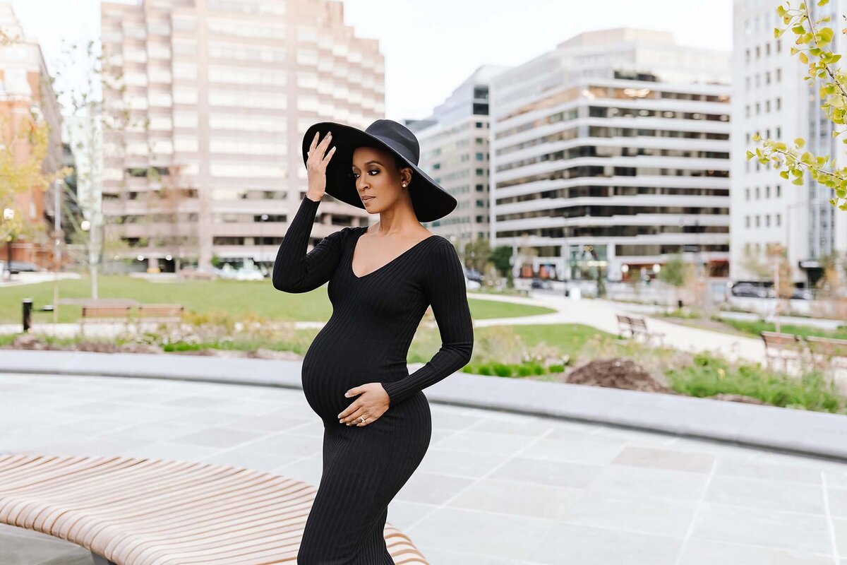 best Maryland maternity photographer, maternity portraits Baltimore, maternity photography near me, Crofton MD maternity photos
