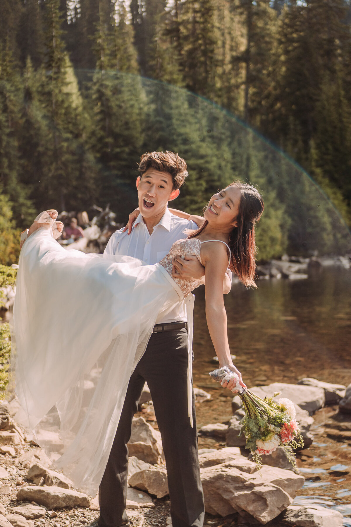 Joyce Li Photography Destination Wedding Elopement Engagement Lifestyle Portrait Photographer West Coast Seattle Washington California snowlakeengagement-8