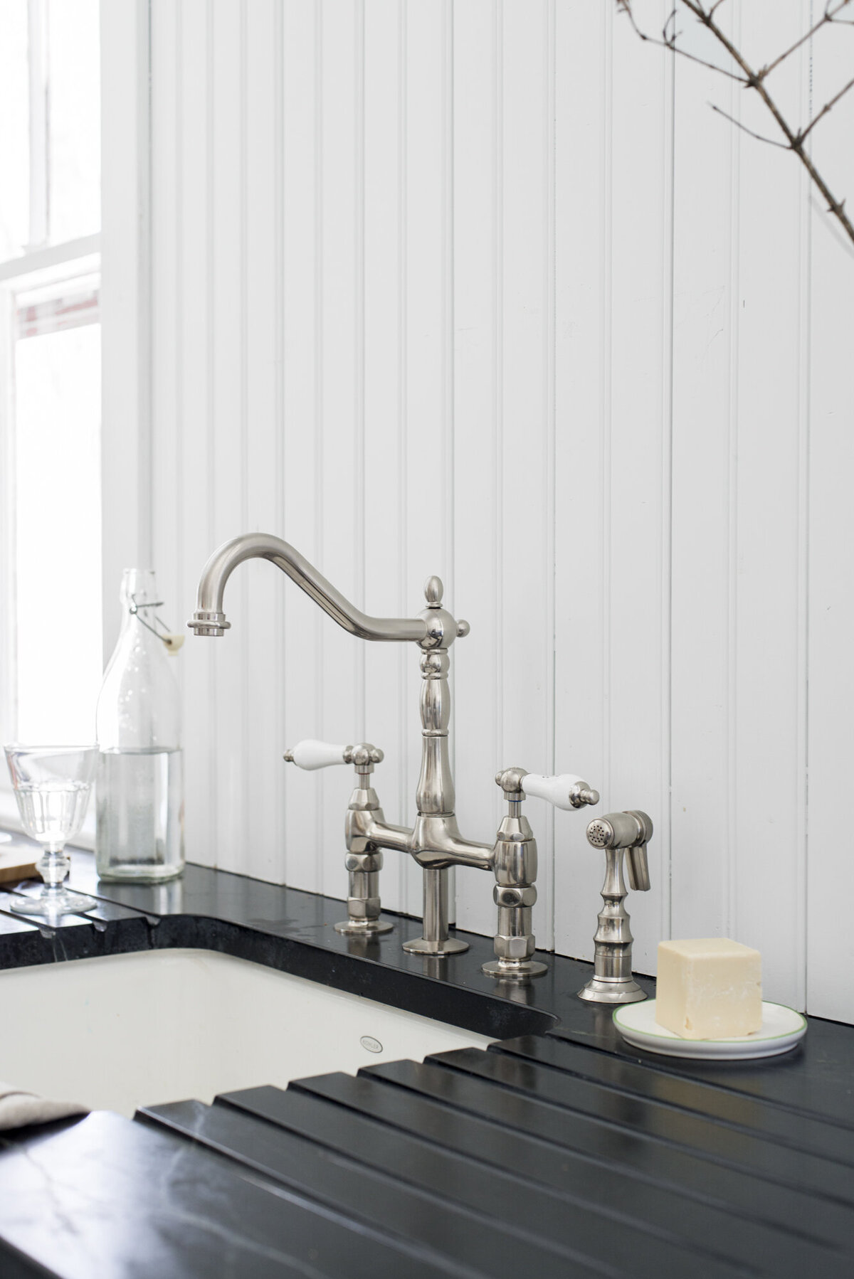 Kitchen hardware_
