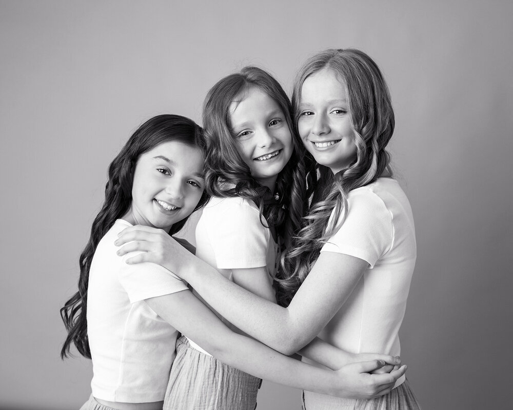 FAMILY_SISTERSBLACKANDWHITE