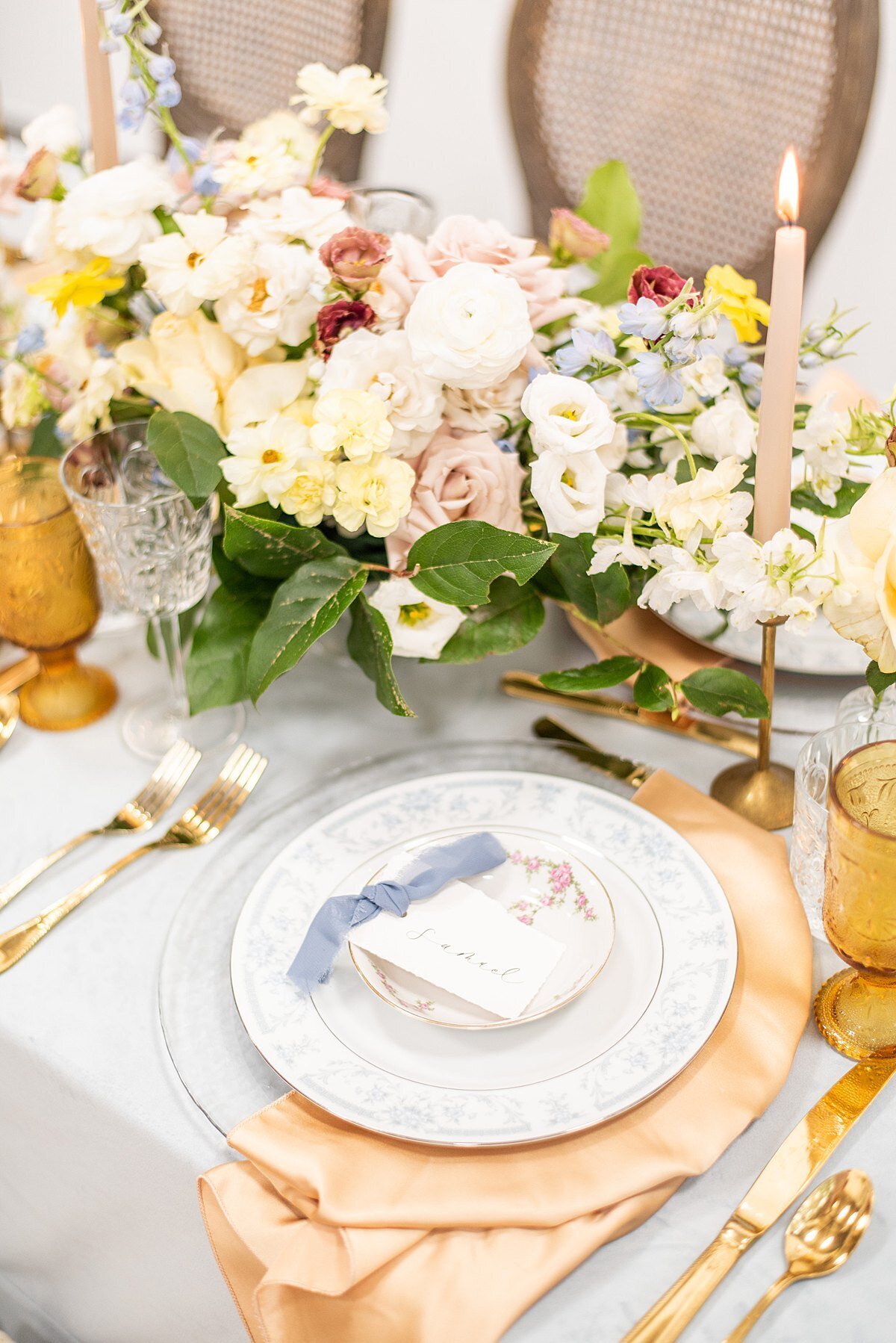 wedding-reception-tablescape-yellow-blue-pink-fairytale-placesetting