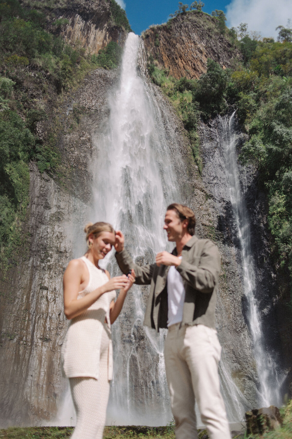 kauai_waterfall_proposal_picture0044