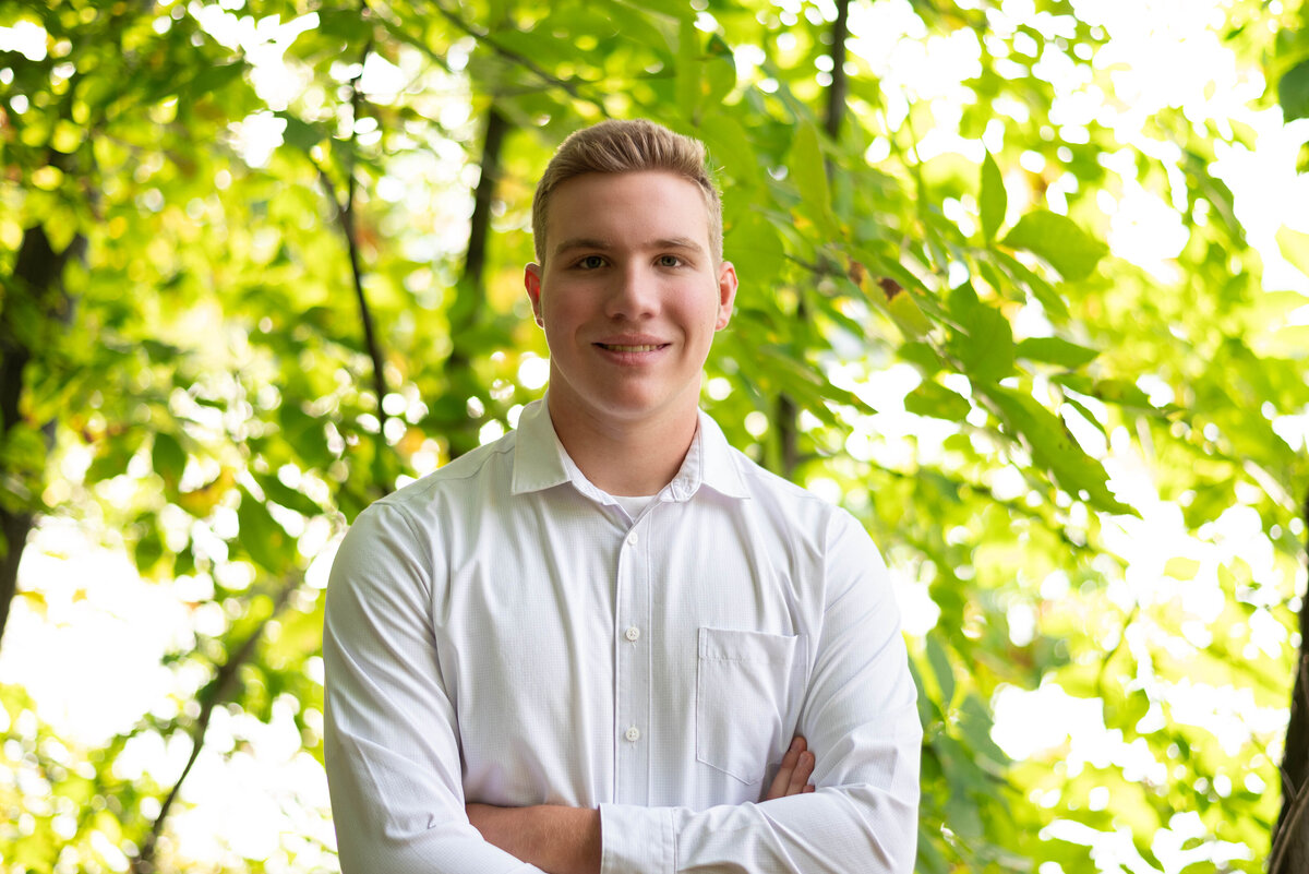 island-lake-senior-portrait-2024