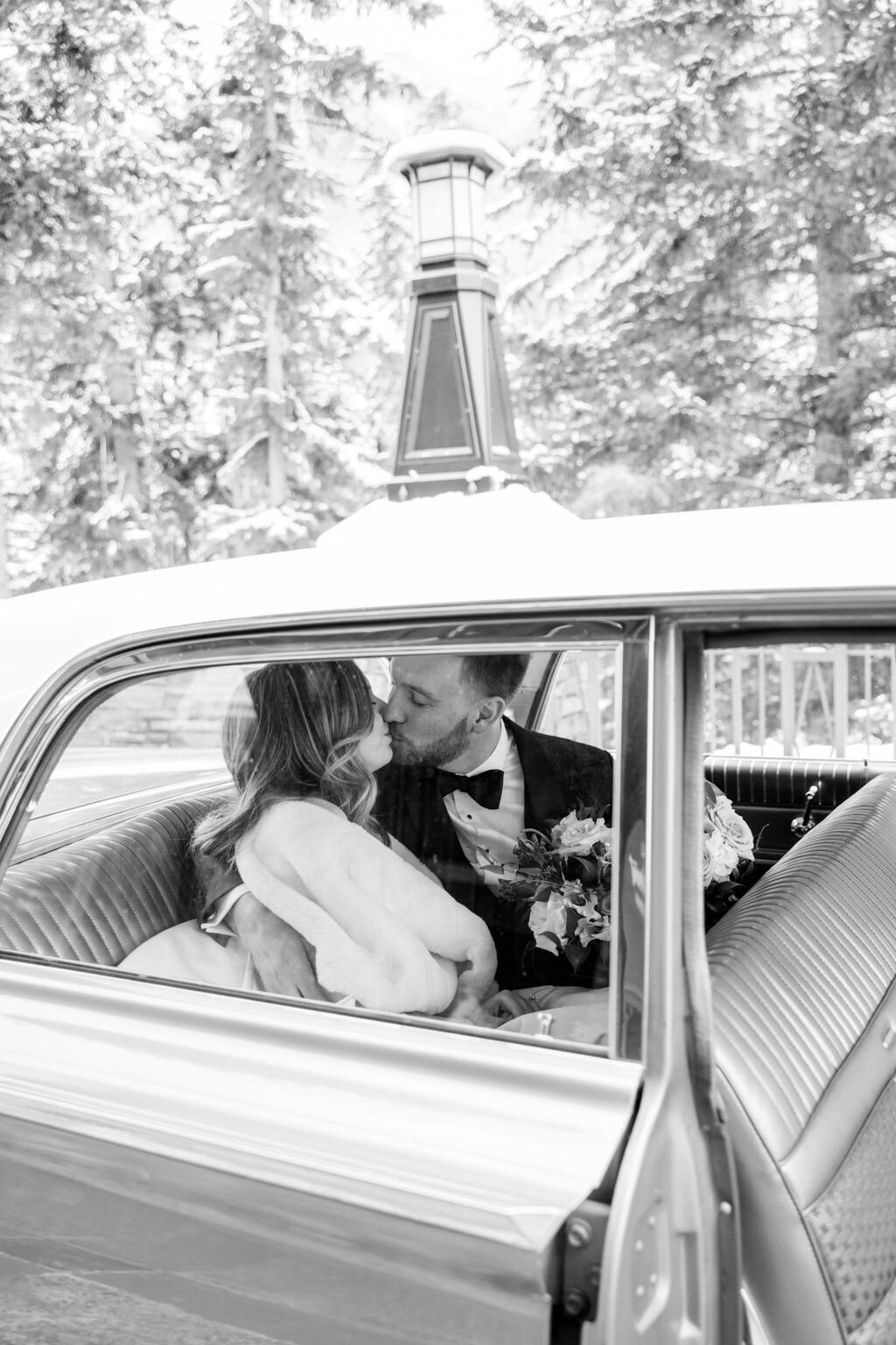 raven-alexandra-signature-weddings-calgary-banff-jasper-alberta-saskatoon-saskatchewan-luxury-wedding-planner-m-and-j-wedding-517-2