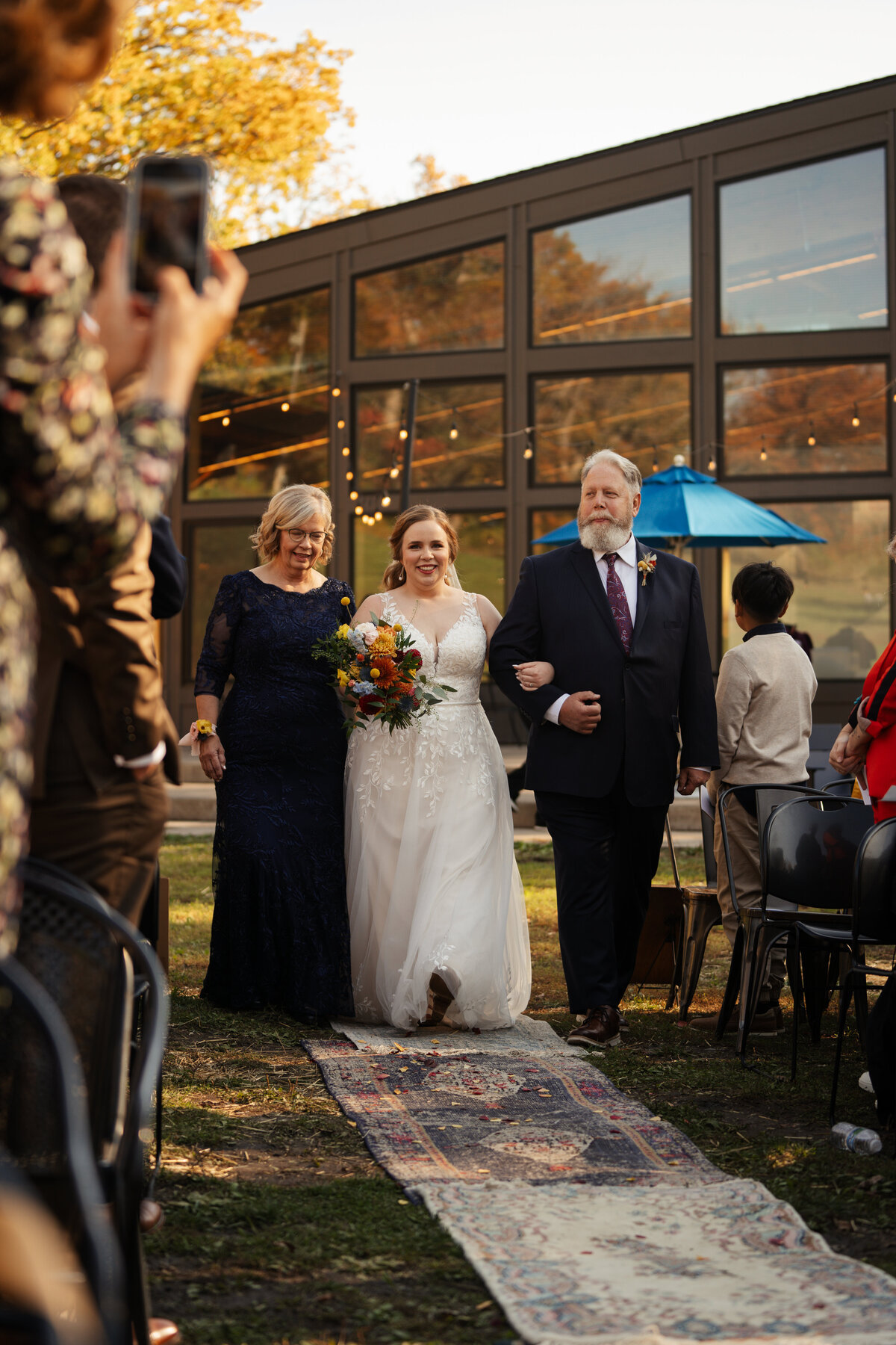 twin-cities-outdoor-fall-wedding-04