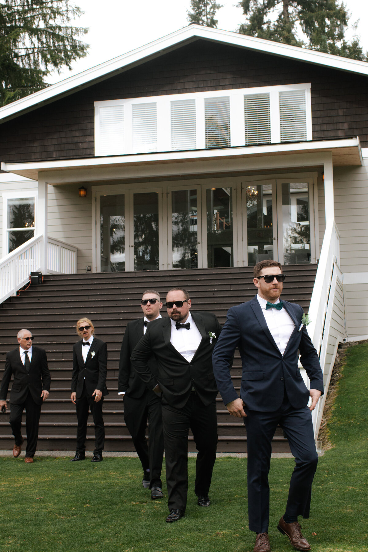 bridal-party-trinity-tree-farm-documentary-photography-jennifer-moreno-photography-washington