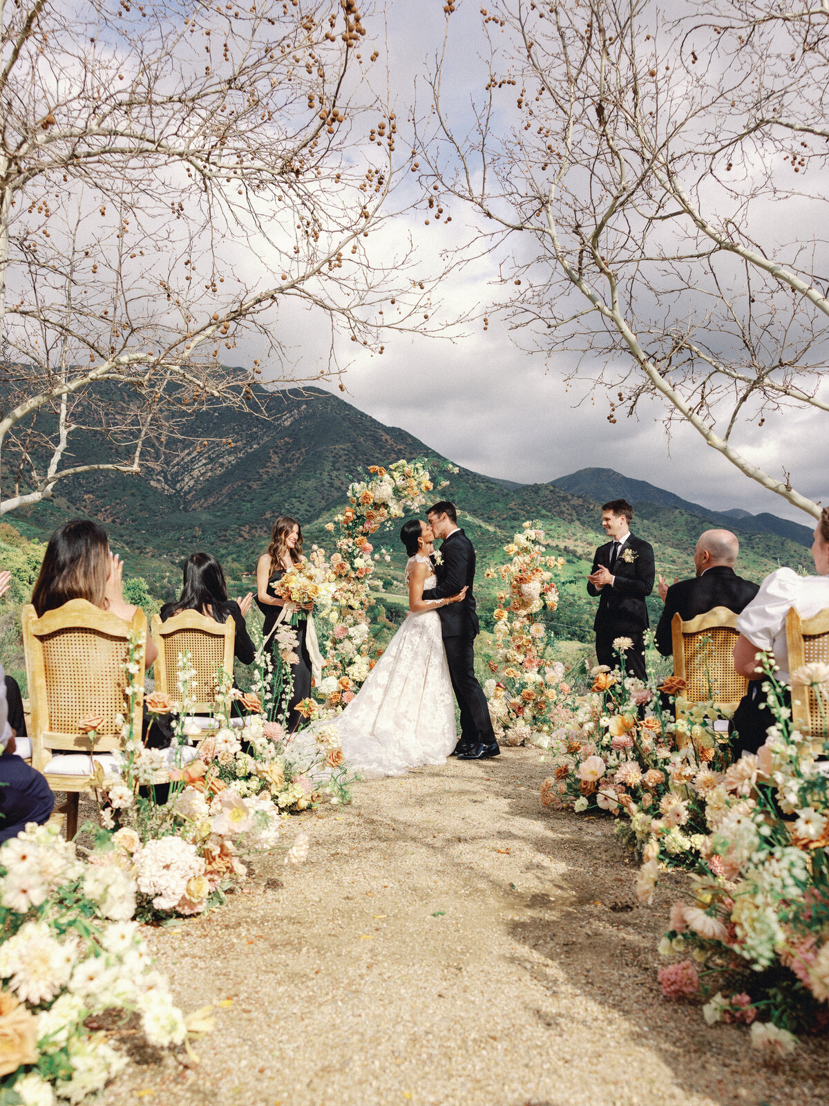 springtime-ceremony-ideas-for-outdoor-wedding-in-california-21