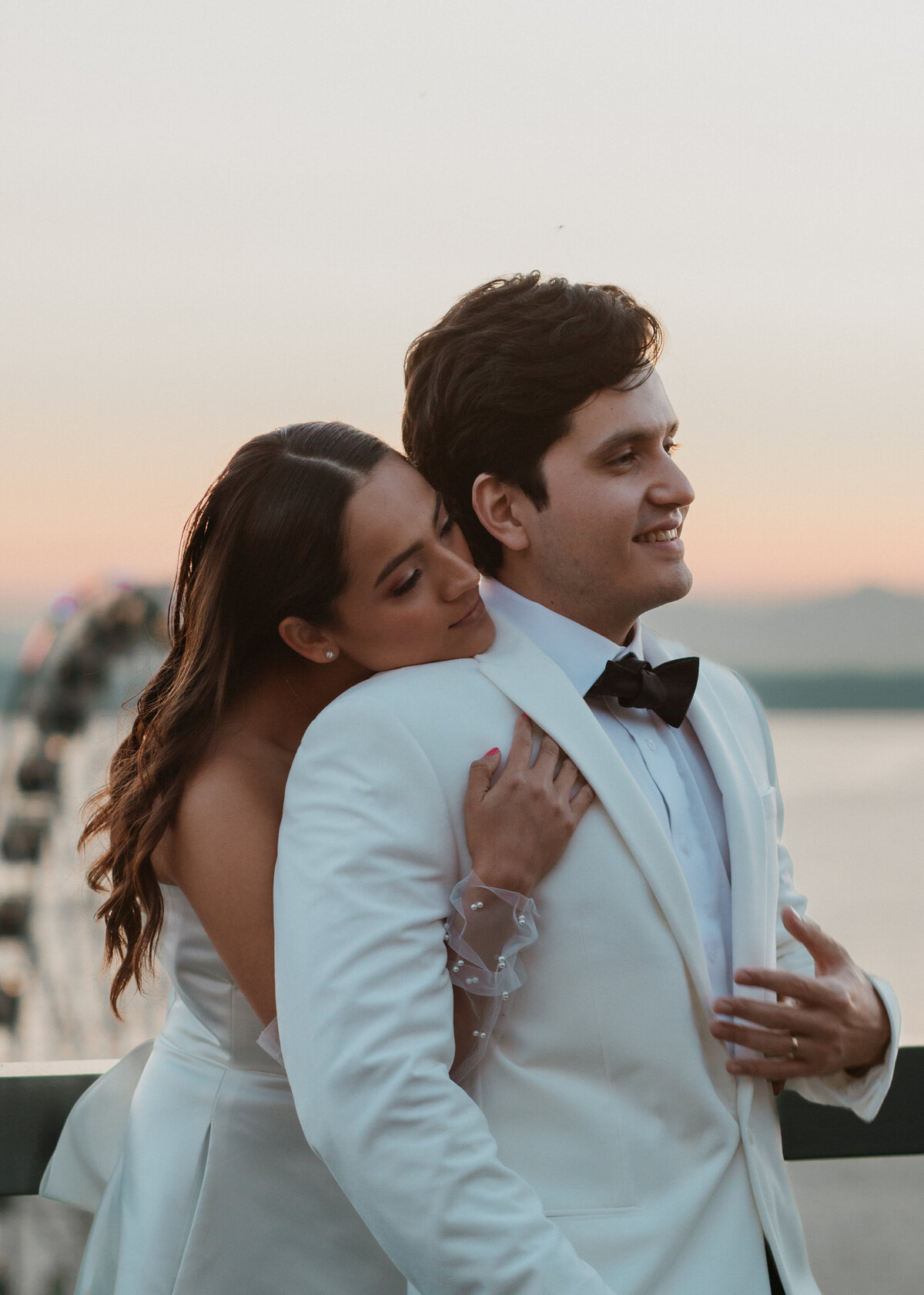 Downtown-Seattle-elopement-documentary-style-photography-jennifer-moreno-photography-Washington