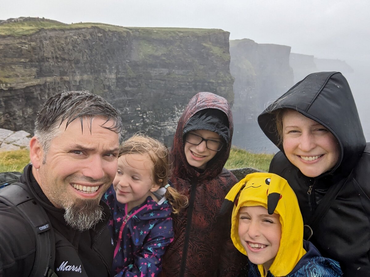 Cliffs_of_Moher_Selfie_20230714_2419x1814