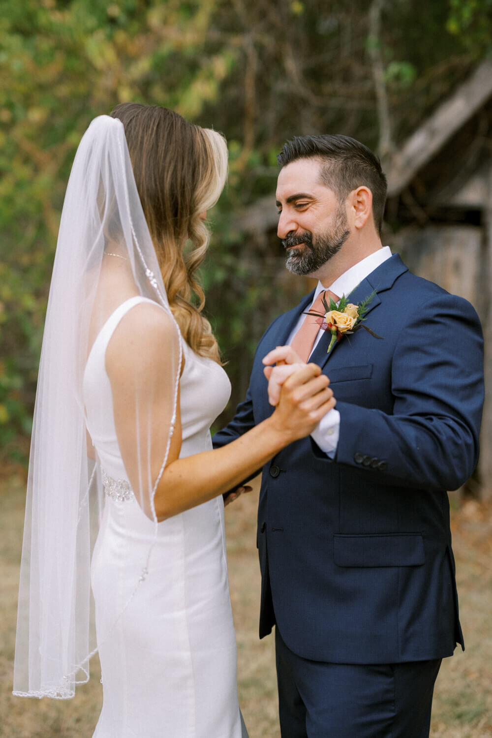 bride-and-groom-first-look