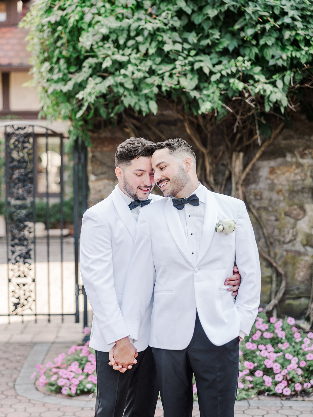 brittany-graf-photography-andrew-anthony-wedding-saint-clements-castle-portland-ct-42