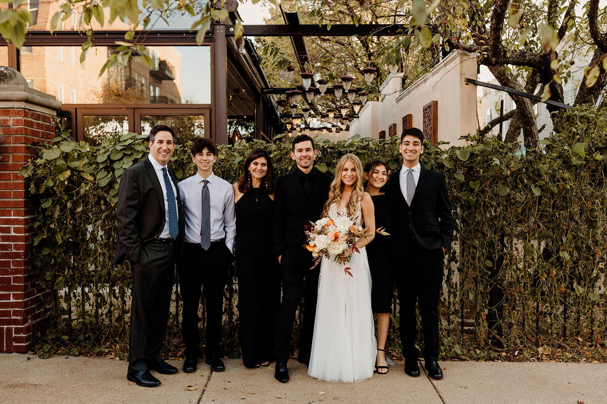 galleria-marchetti-modern-chicago-downtown-wedding-031