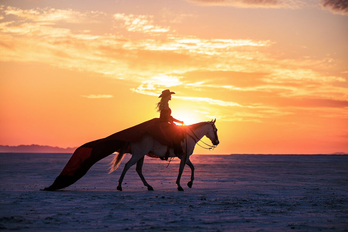 salt-flats-cowgirl-sunrise-session