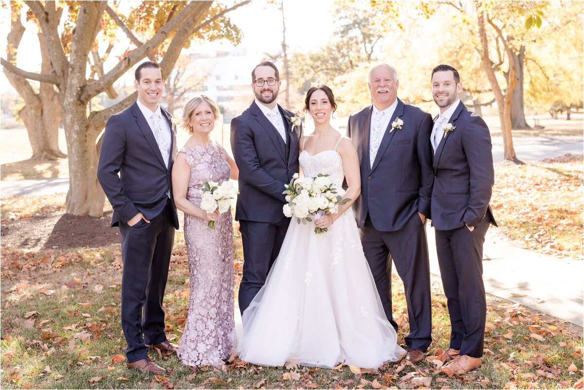 Michael&Caroline_WeddingPreviews-52_Websize_