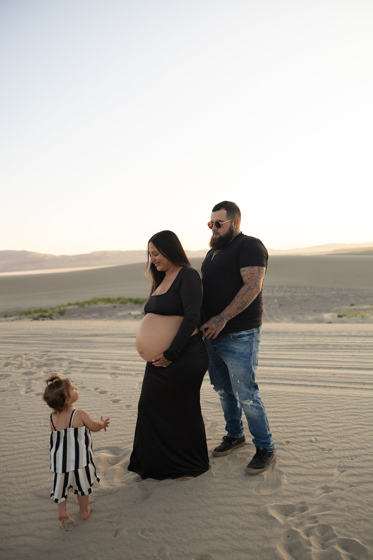 AlyssiaMaternitySandMountain6-25-25-57