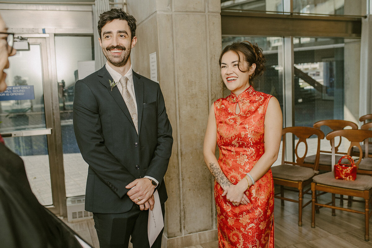 toronto-city-elopement-city-hall-ttc-subway-sugar-beach-fun-romantic-sumer-wedding-2732