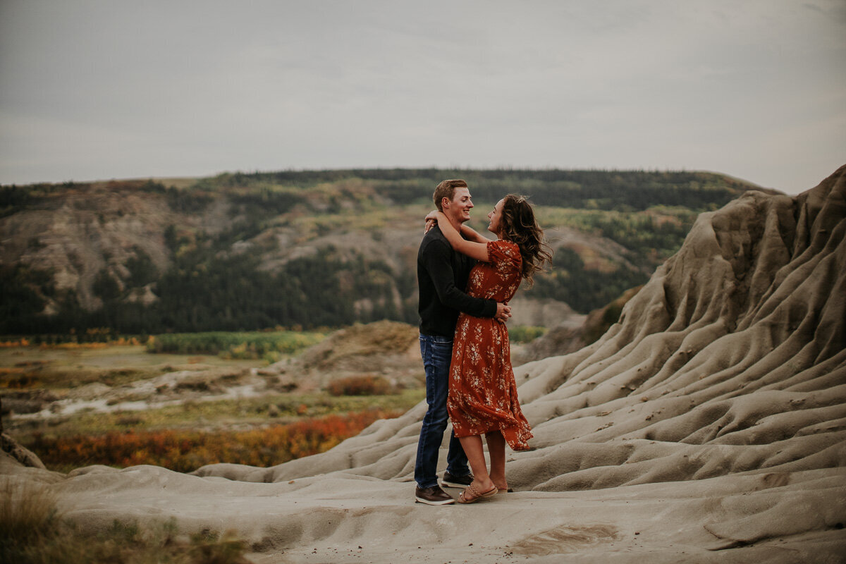 lumy+co_badlands-local-buffalo-jump-engagement-photographer-31