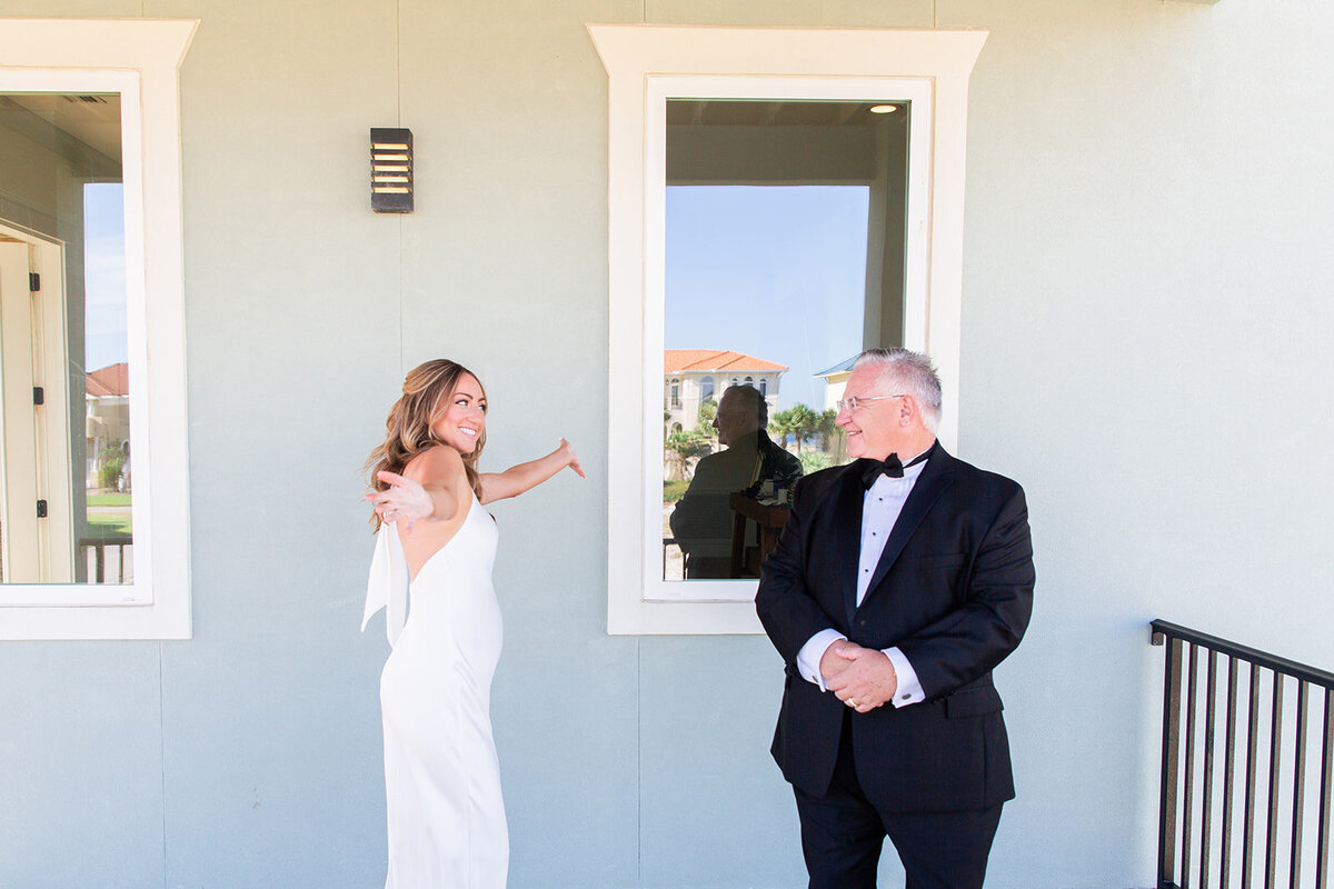 Destination-Wedding-Beach-Kiser-Images9