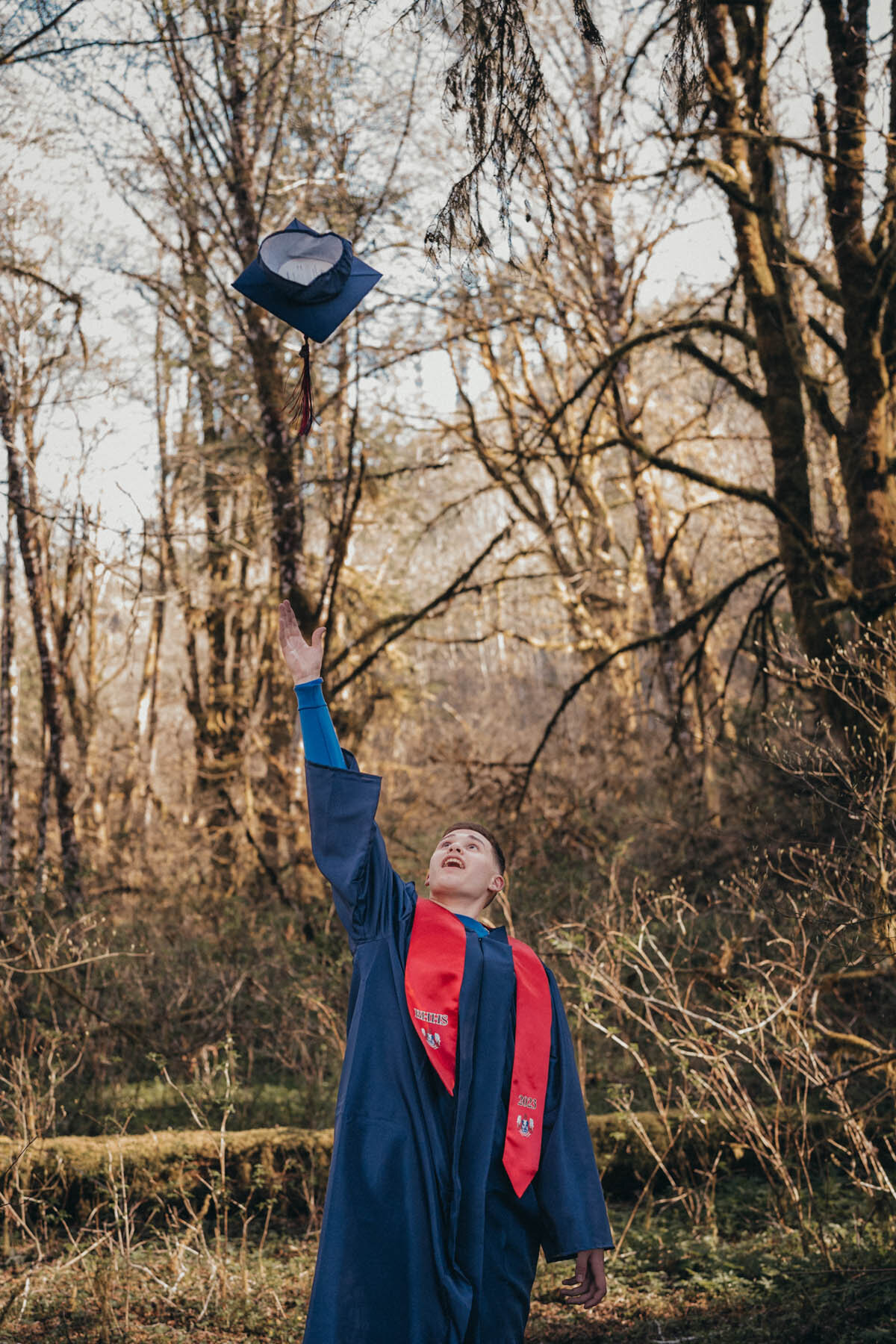 moments-and-mountains-olympia-lacey-tumwater-lacey-senior-graduation (24 of 38)