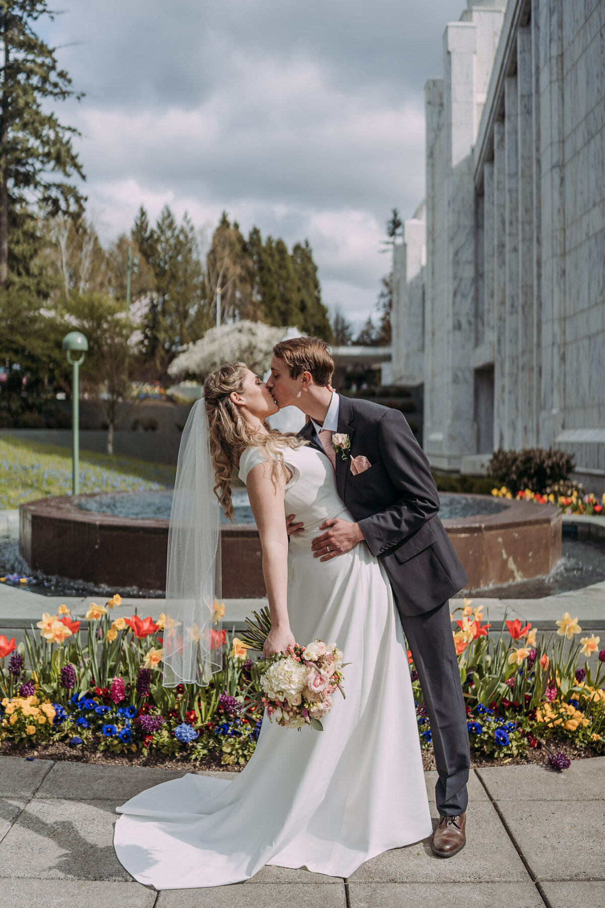 Joyce Li Photography Destination Wedding Elopement Engagement Lifestyle Portrait Photographer West Coast Seattle Washington California portlandoregontemplewedding-7