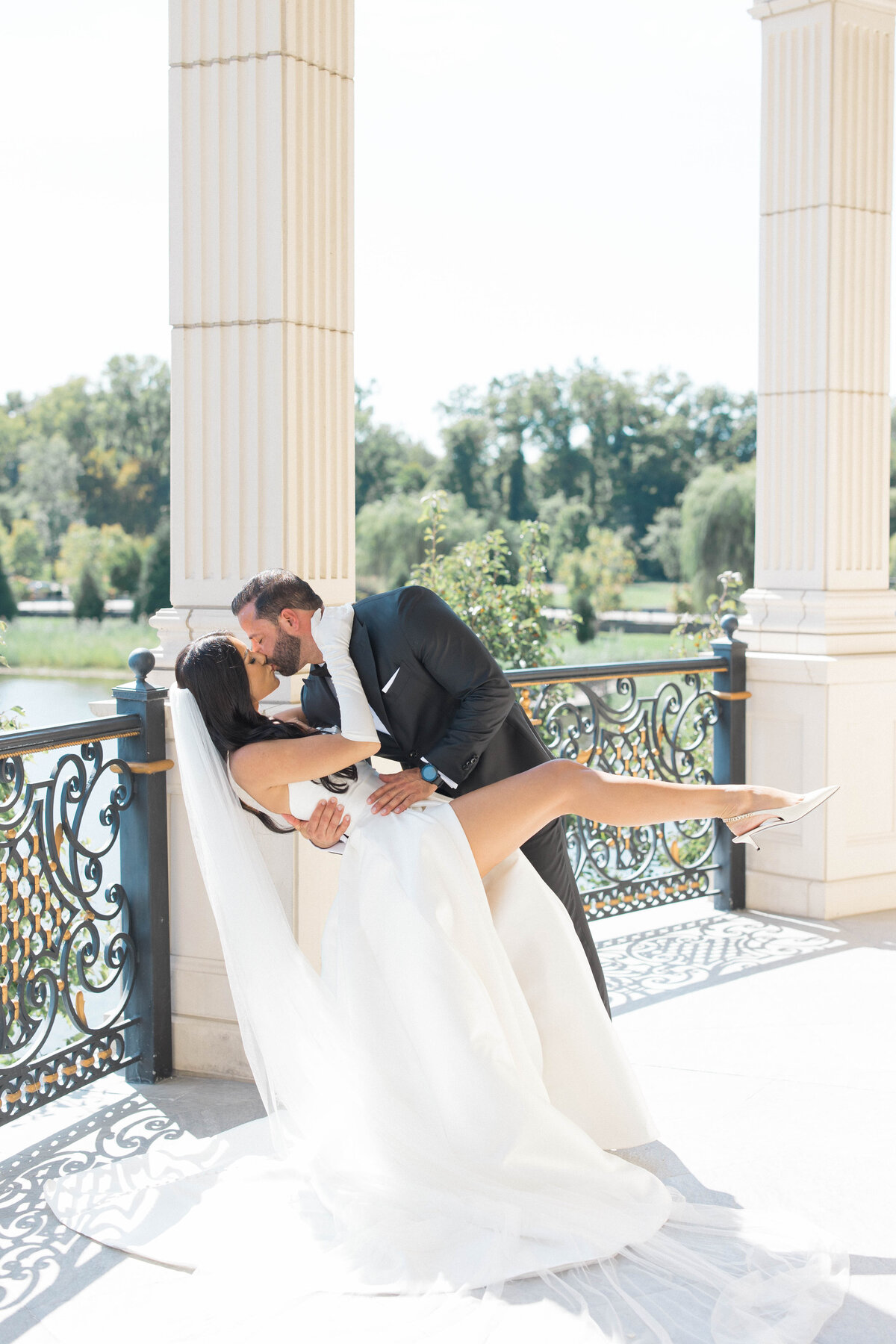 Molly Sue Photography New Jersey + East Coast Wedding Photographer Romantic Imagery Engagement Lifestyle Heirloom Wedding Albums614