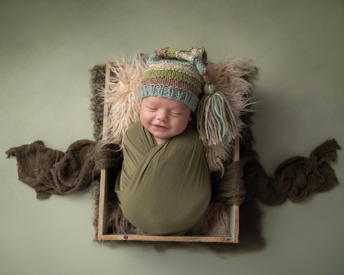 smiling-newborn-photographer