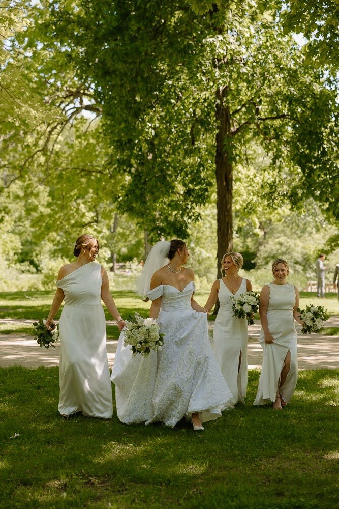 Nichole-Babiez-Photography-wedding-photographer-lincolnshire-marriott-forest-preserve-modern-elegant-whimsical-luxury-editorial-destination-16