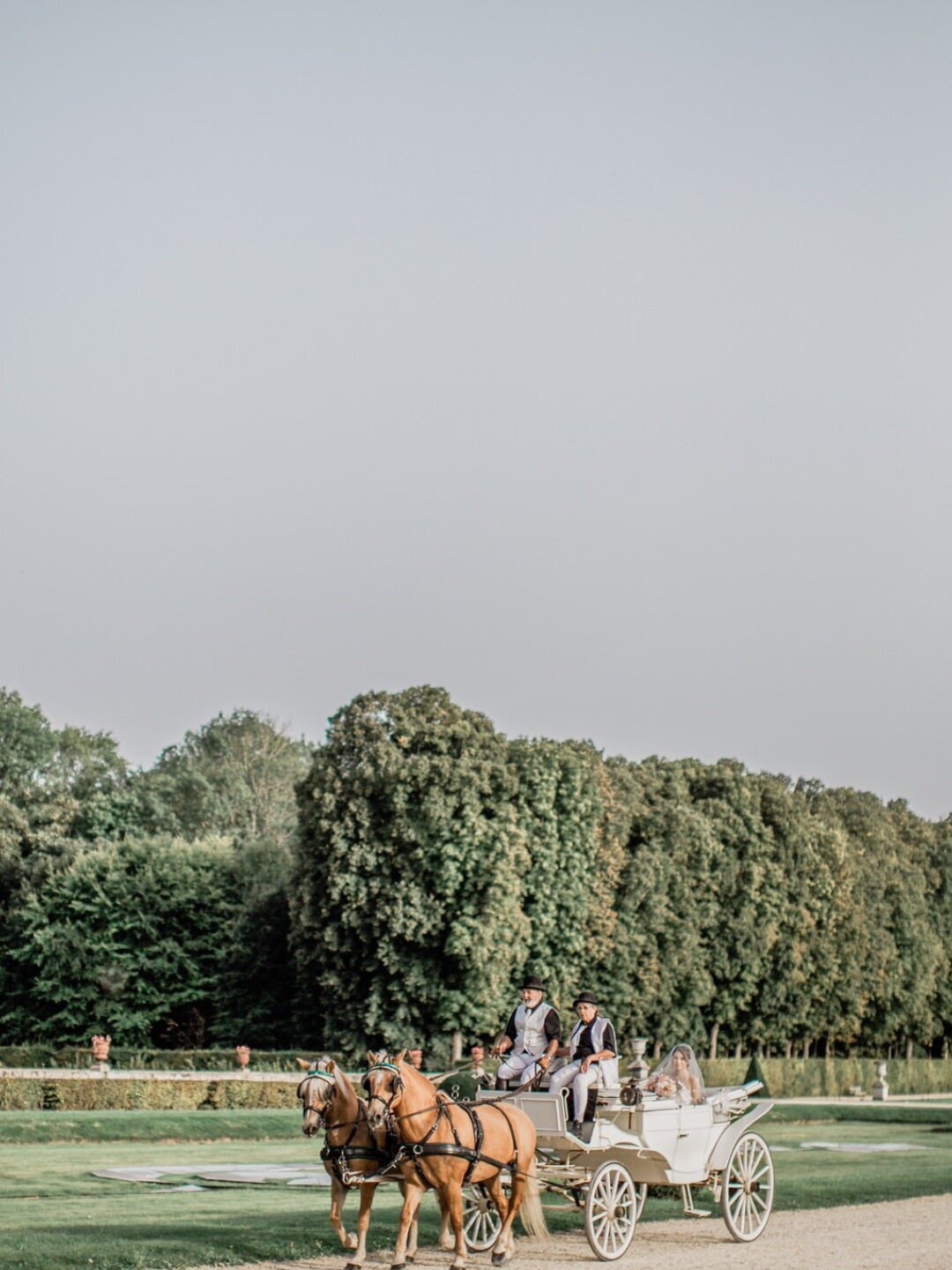 Fairytale Castle Wedding Chateau de Vaux-le-Vicomte France by @alejandrapoupelevents 12