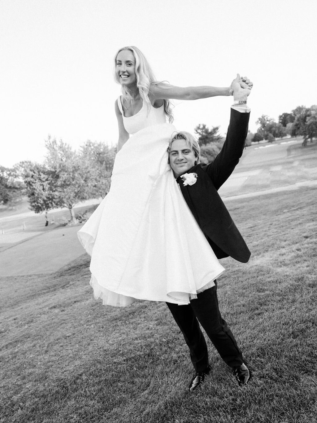 NikkiSanterre_EastCoastLuxuryWeddingPhotographer_WilmingtonWeddingSocialGracesEvents_Emma&Andy-190