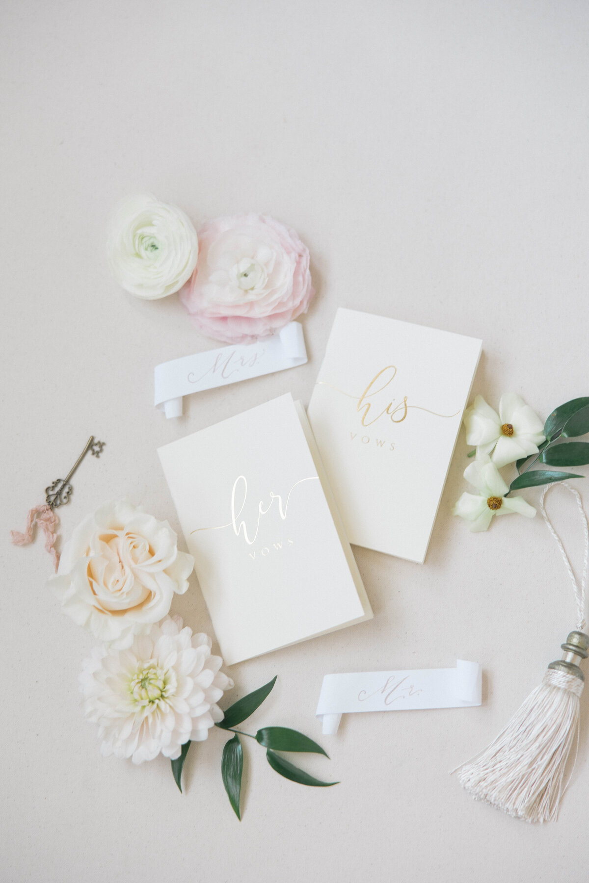 Molly Sue Photography New Jersey + East Coast Wedding Photographer Romantic Imagery Engagement Lifestyle Heirloom Wedding Albums49601