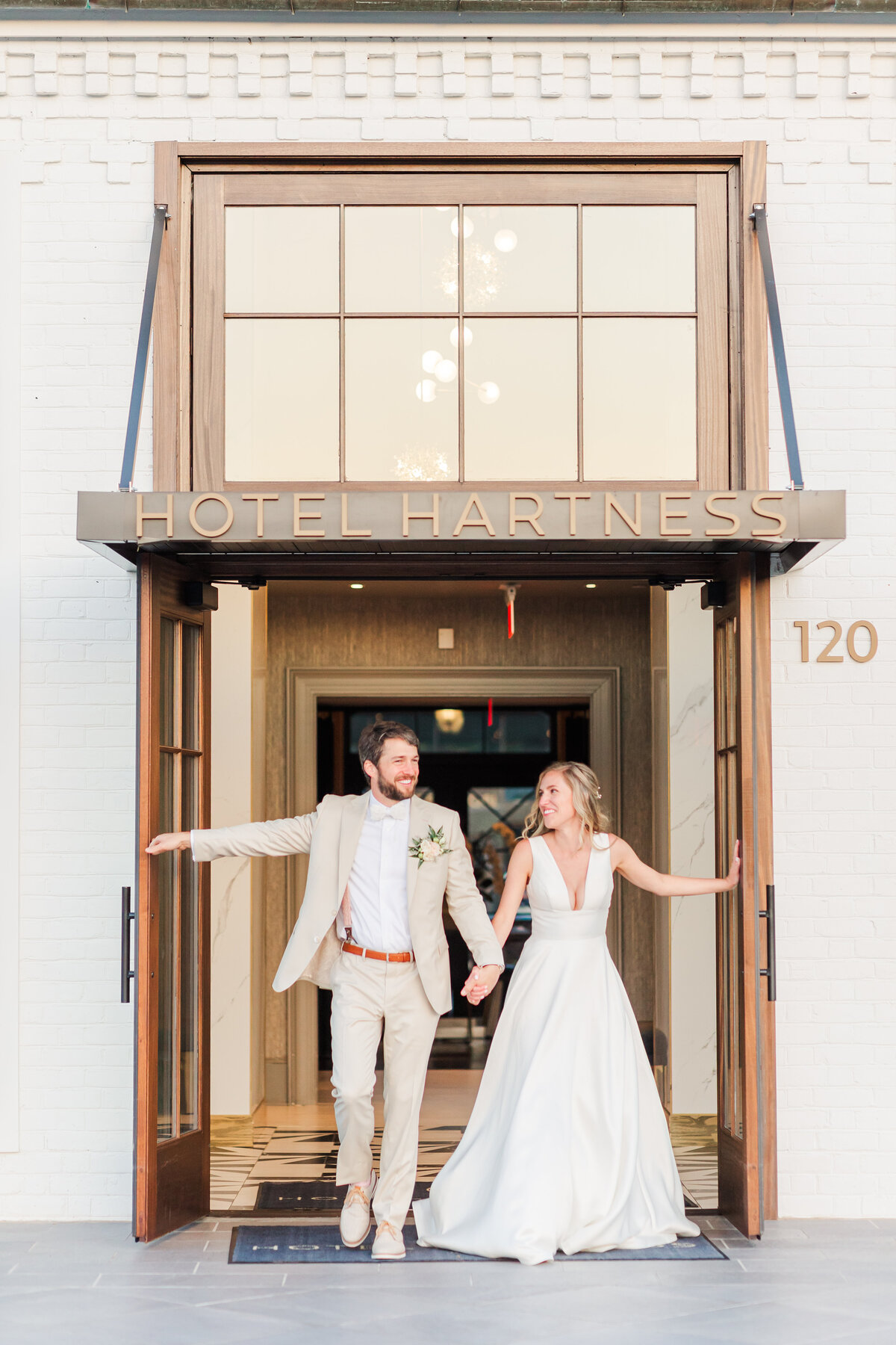 Hotel-Hartness-Wedding-McNease-Tiffany-McClure0695